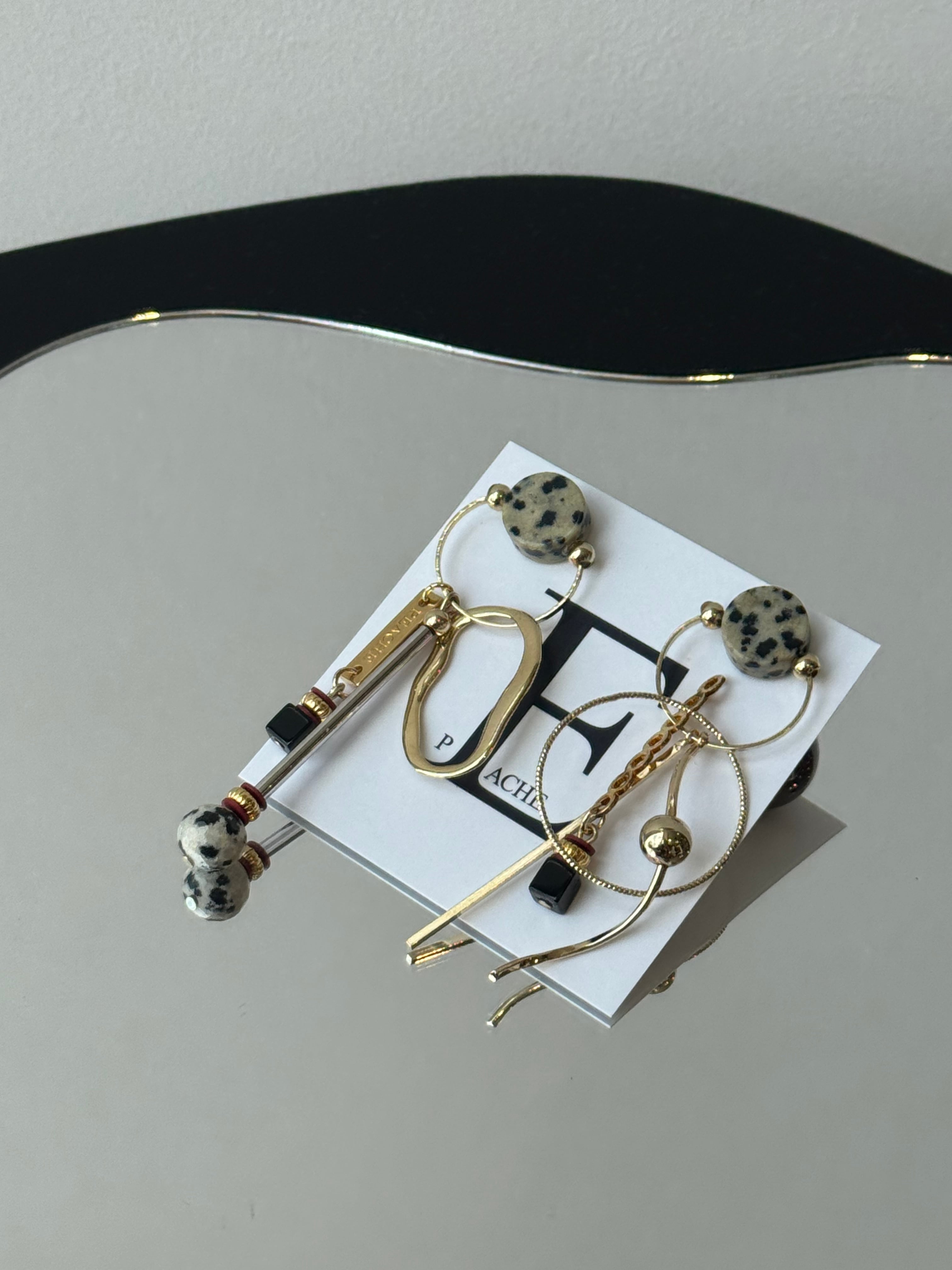 gold geometry random stick&circle mix