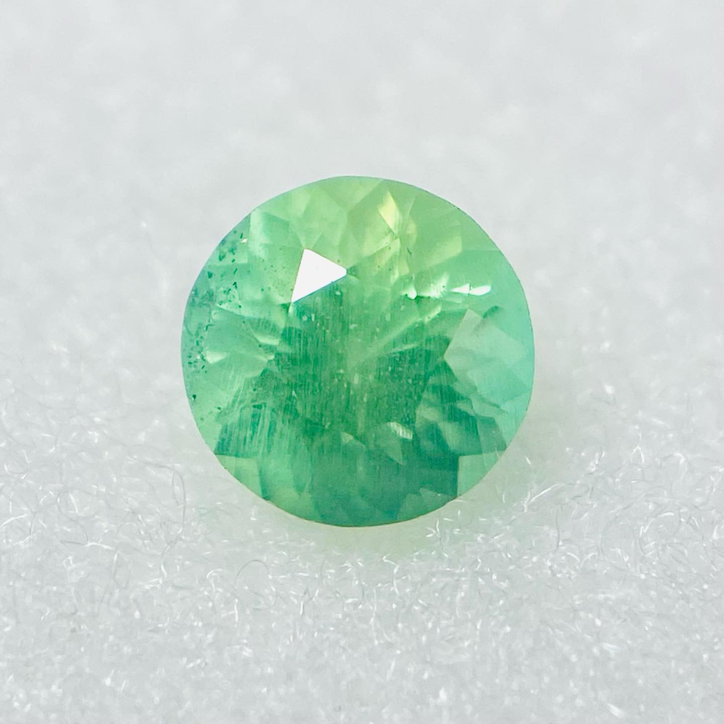 ネオンカラー、多色、シルキー、3拍子揃った希少コーネルピン