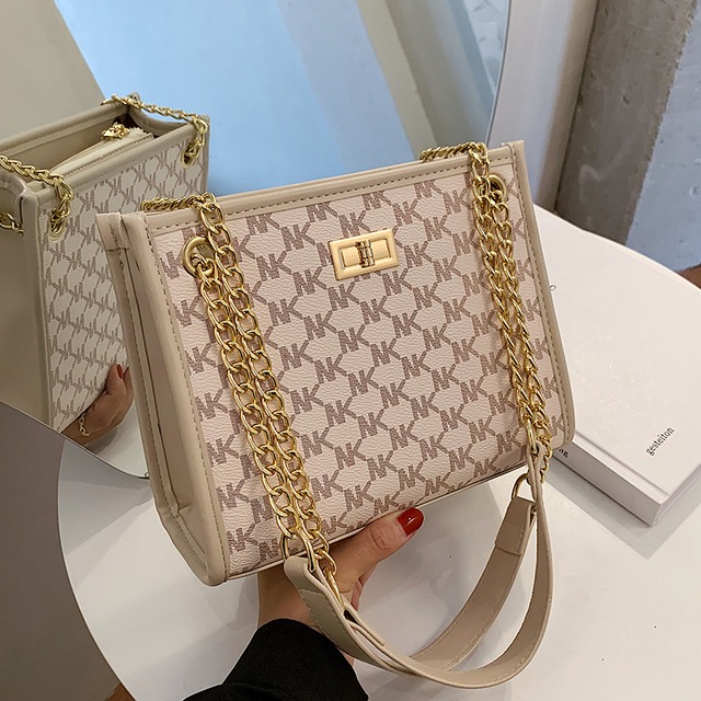 大容量ハンドバッグレディースバッグ2020新しい流行のファッションワイルドチェーンワンショルダーメッセンジャーバッグネットレッドテクスチャハンドバッグ Tiancai_Wing_Bag22188818789