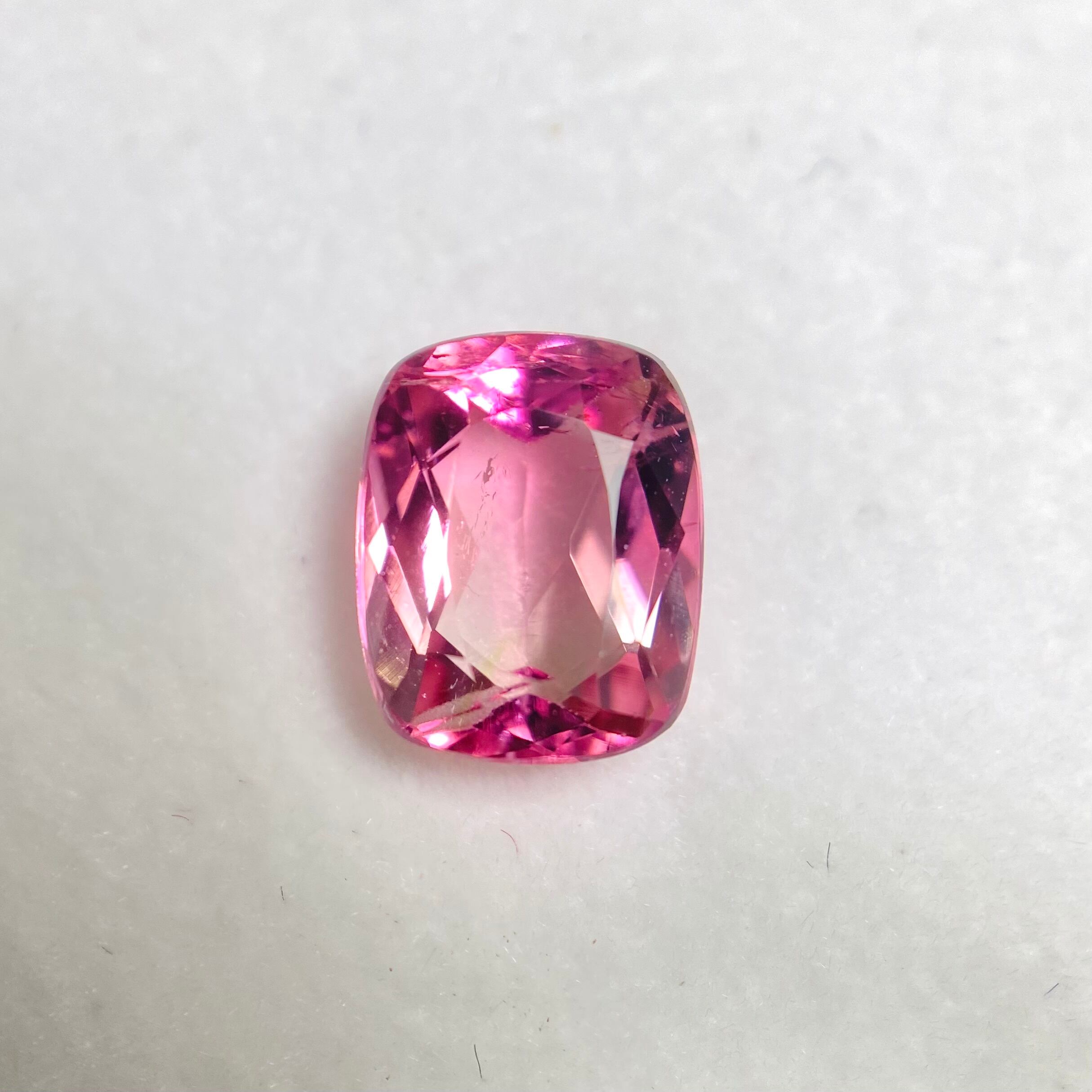 キラキラピンクグラデーションの美しいバイカラートルマリン