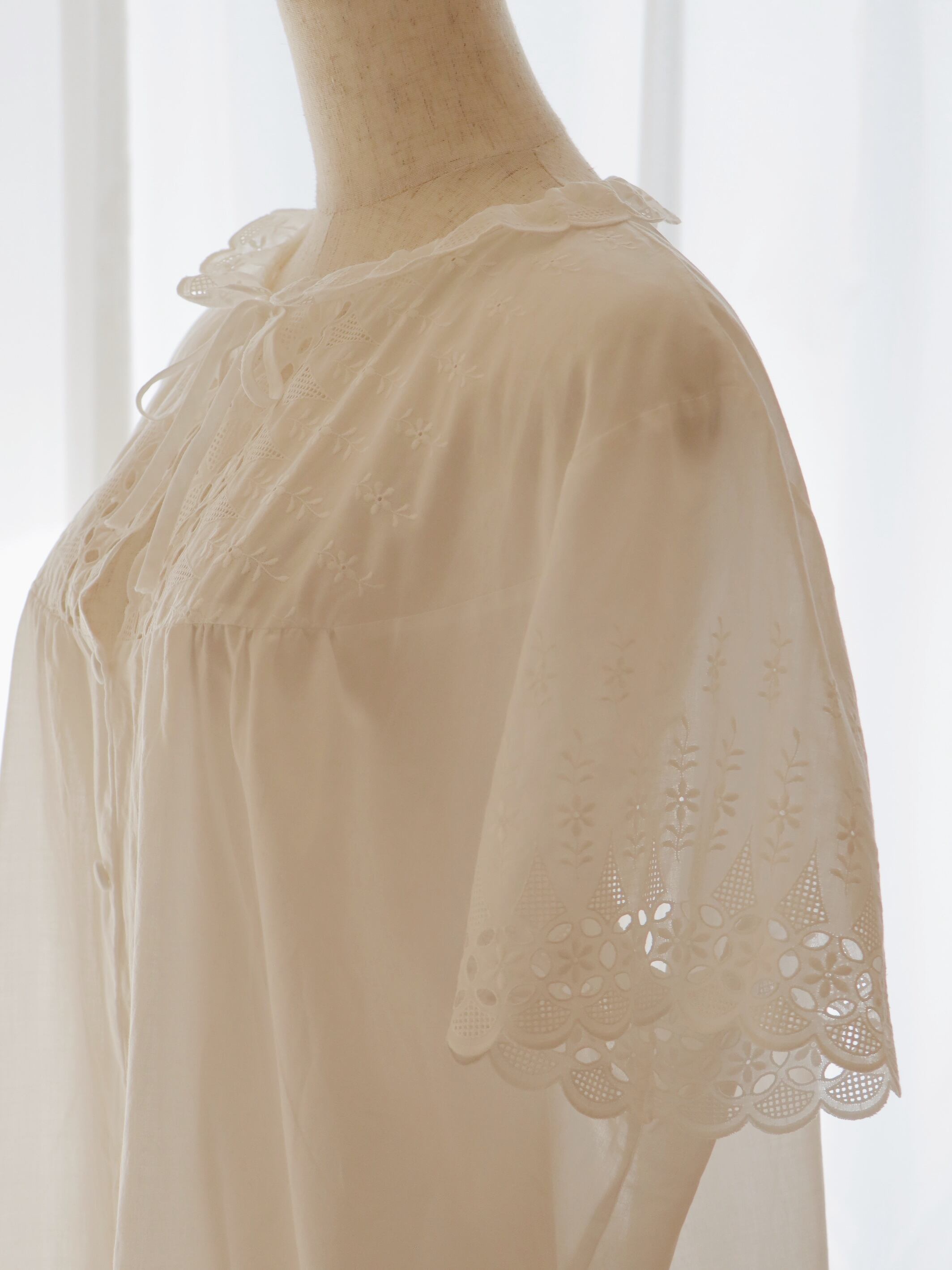 ●made in Switzerland flower embroidery collared ribbon cotton long dress