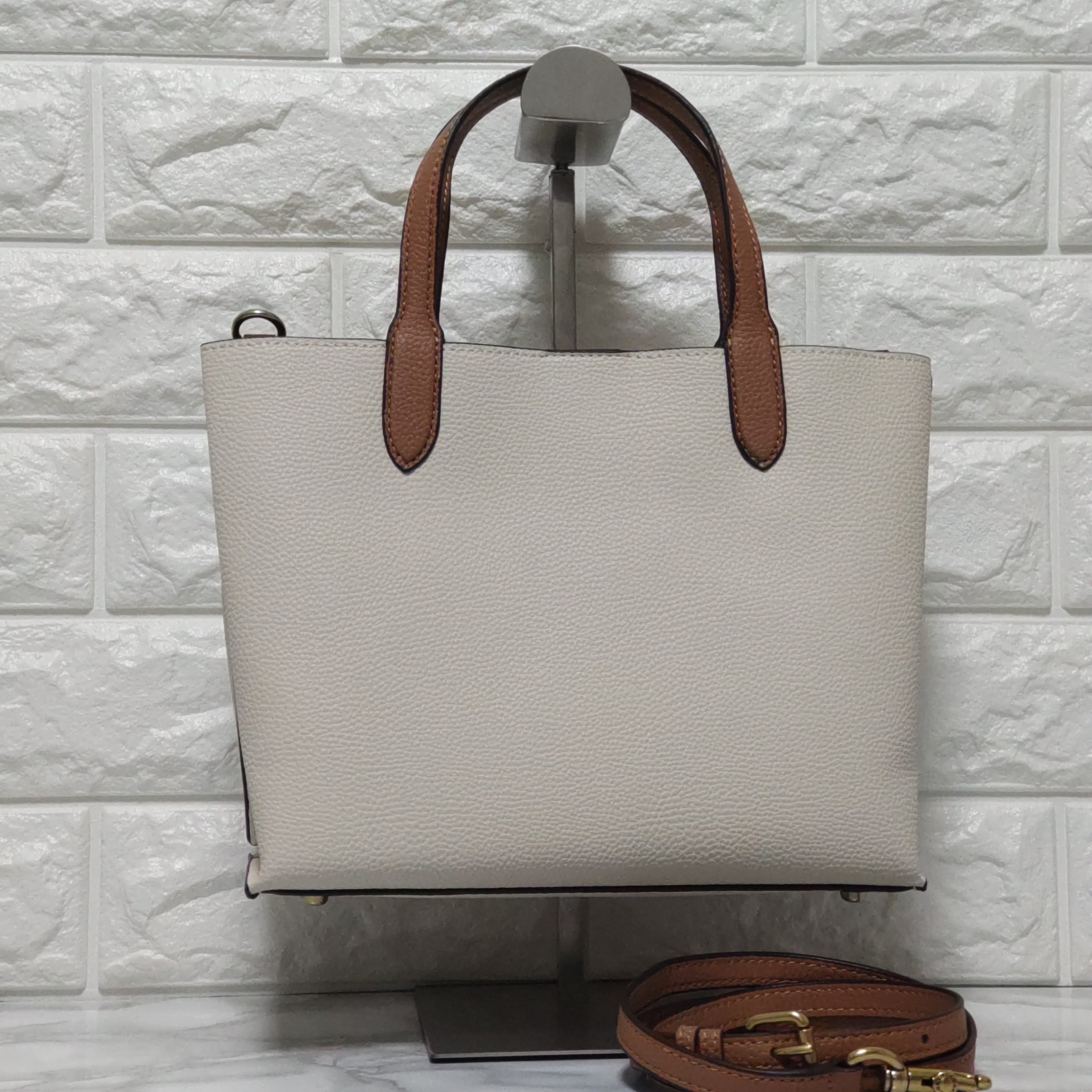 COACH コーチ ウィロウ トート 24 ショルダー WHITE ホワイト | ebisuya
