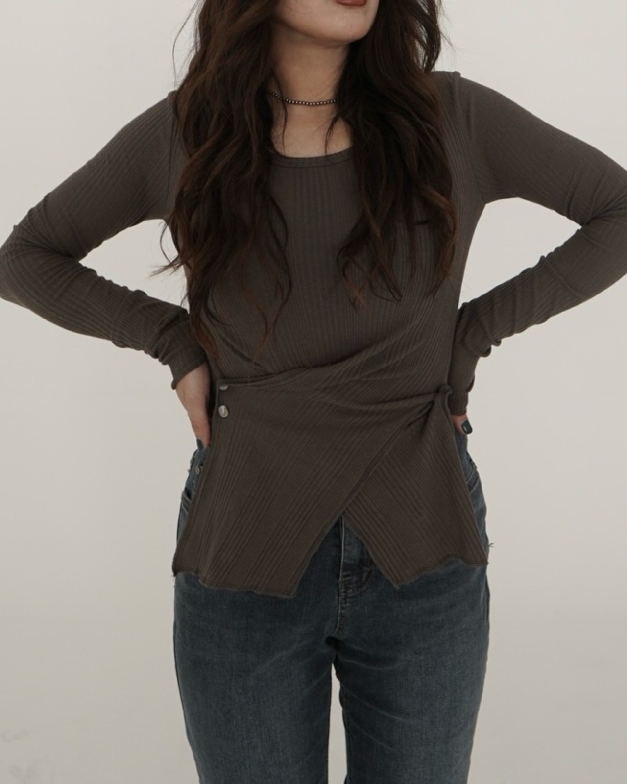 Ribbed Button Detail Long Sleeve Top ／moca