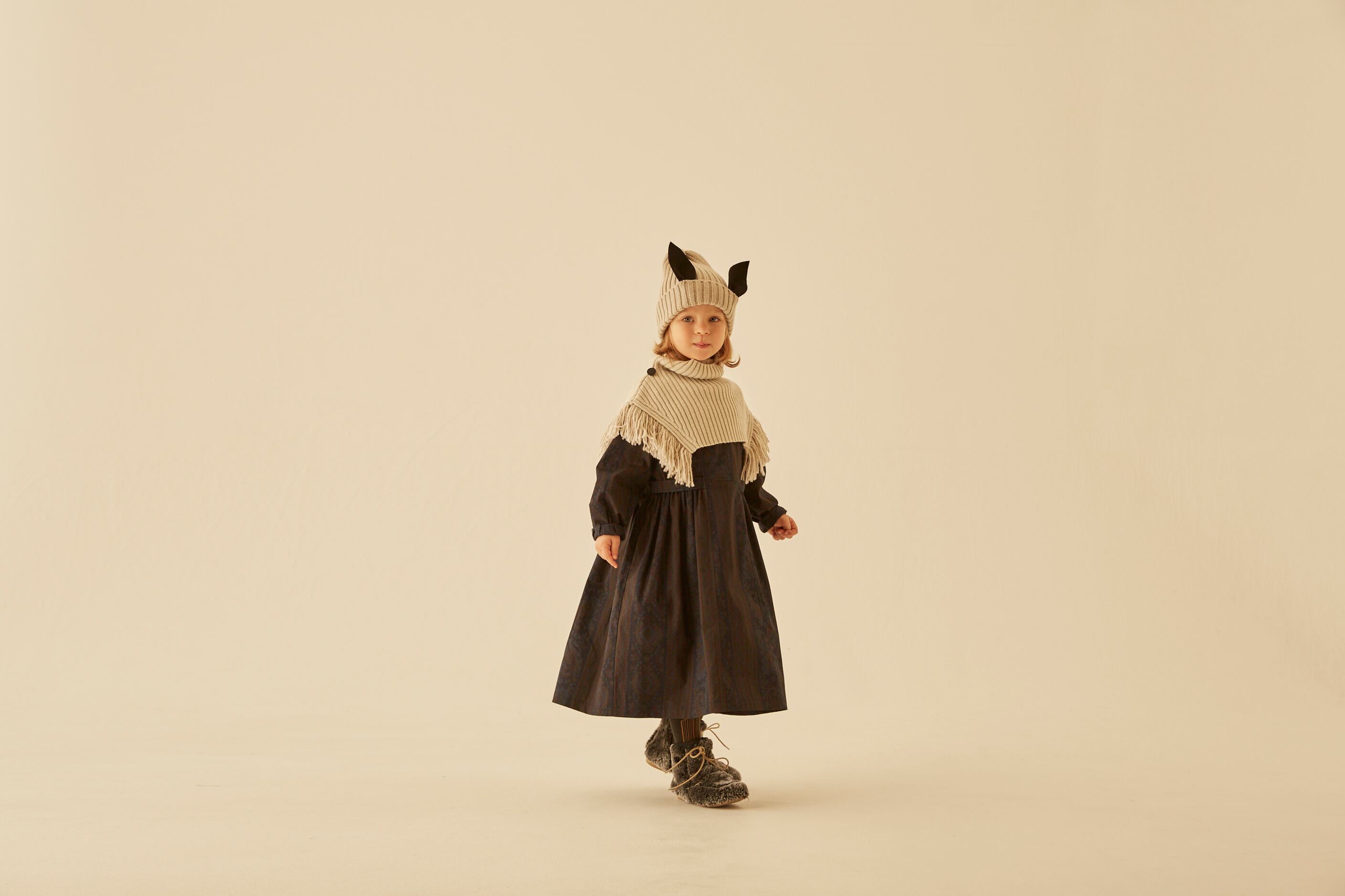 22AW】eLfinFolk(エルフィンフォルク)Rib knit Knight cape ivory(S / M)ポンチョ アウター | kobito de punch/コビトデパンチ 22AW】eLfinFolk(エルフィンフォルク)Rib knit Knight cape ivory(S / M)ポンチョ アウター | kobito de punch/コビトデパンチ