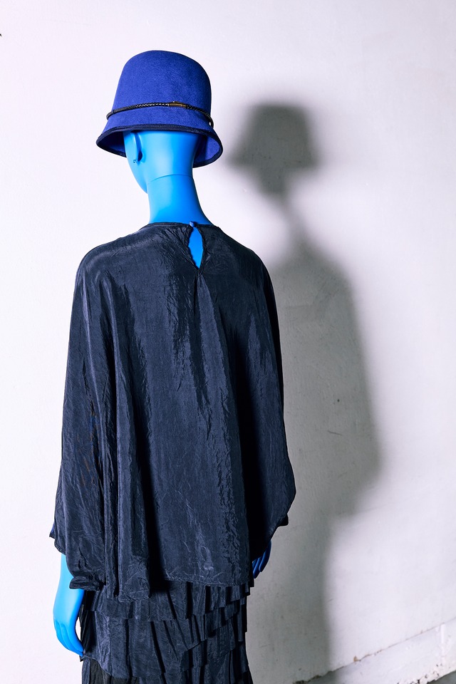 【243B061】バイカラーBigブラウス