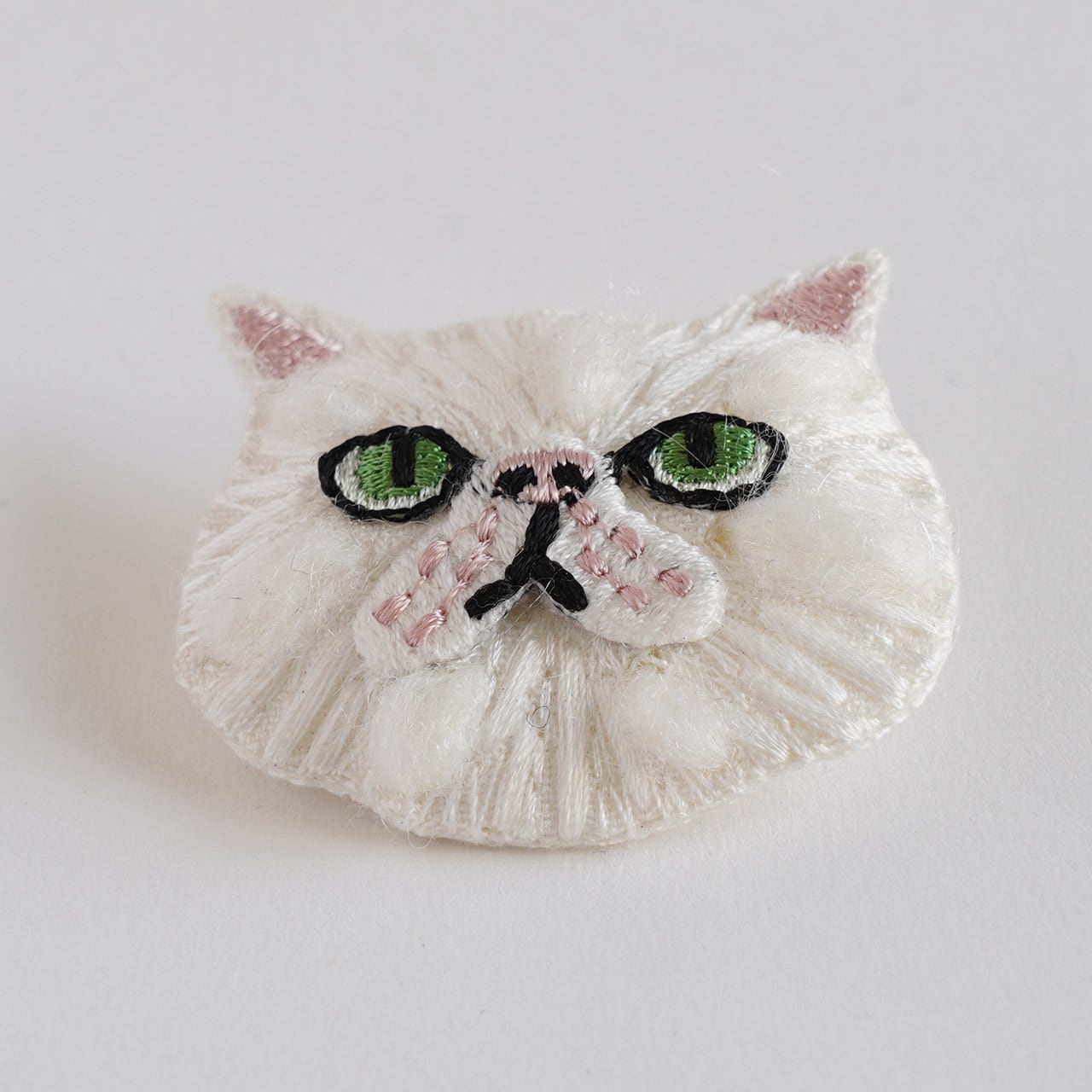 Braw 立体刺繍ブローチ 