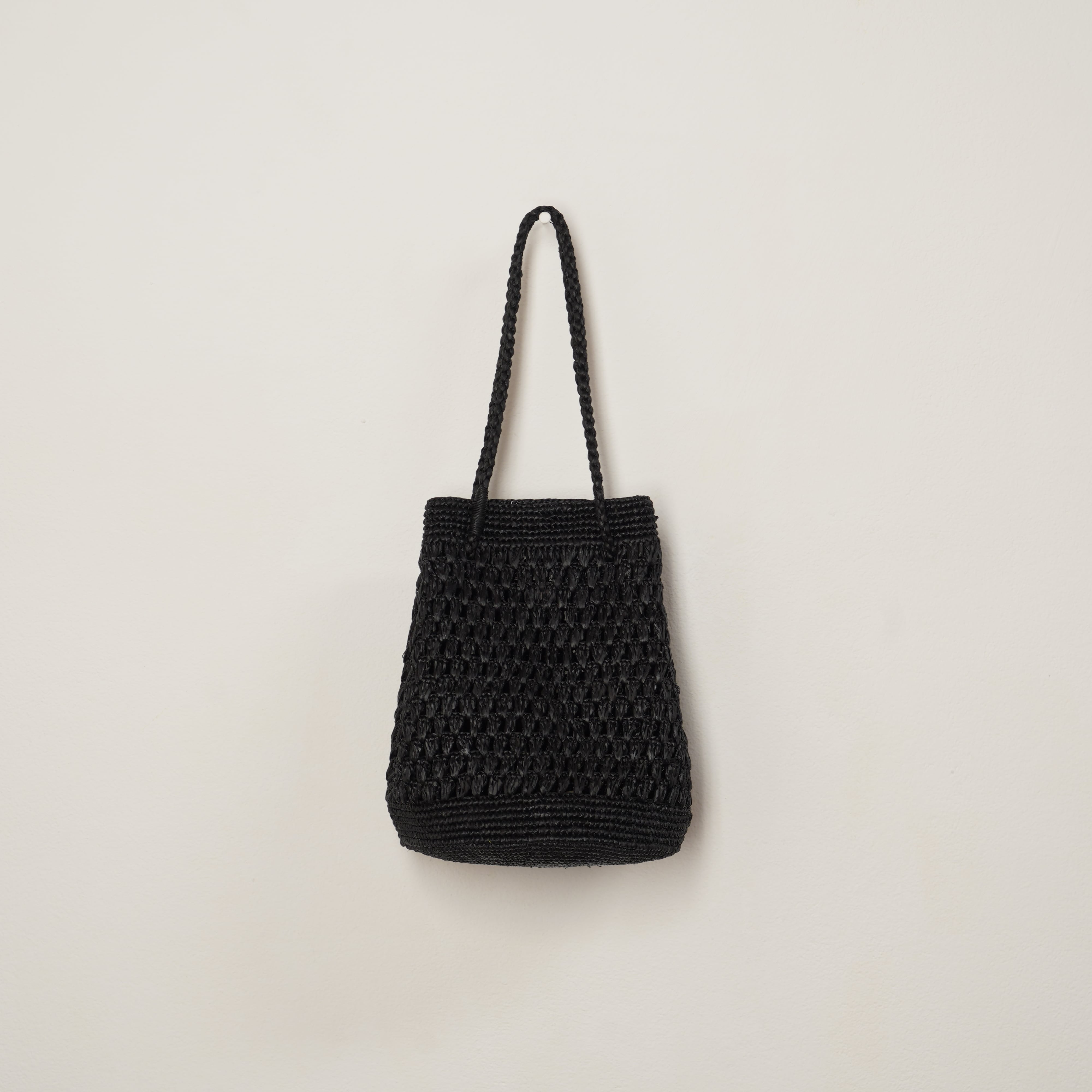 Bucket bag - Black | AMPIANA