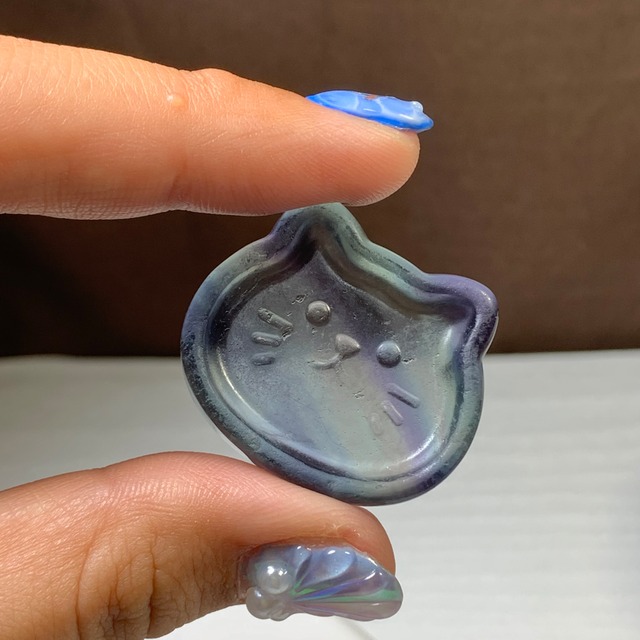 10.可愛い猫顔☆フローライト猫皿