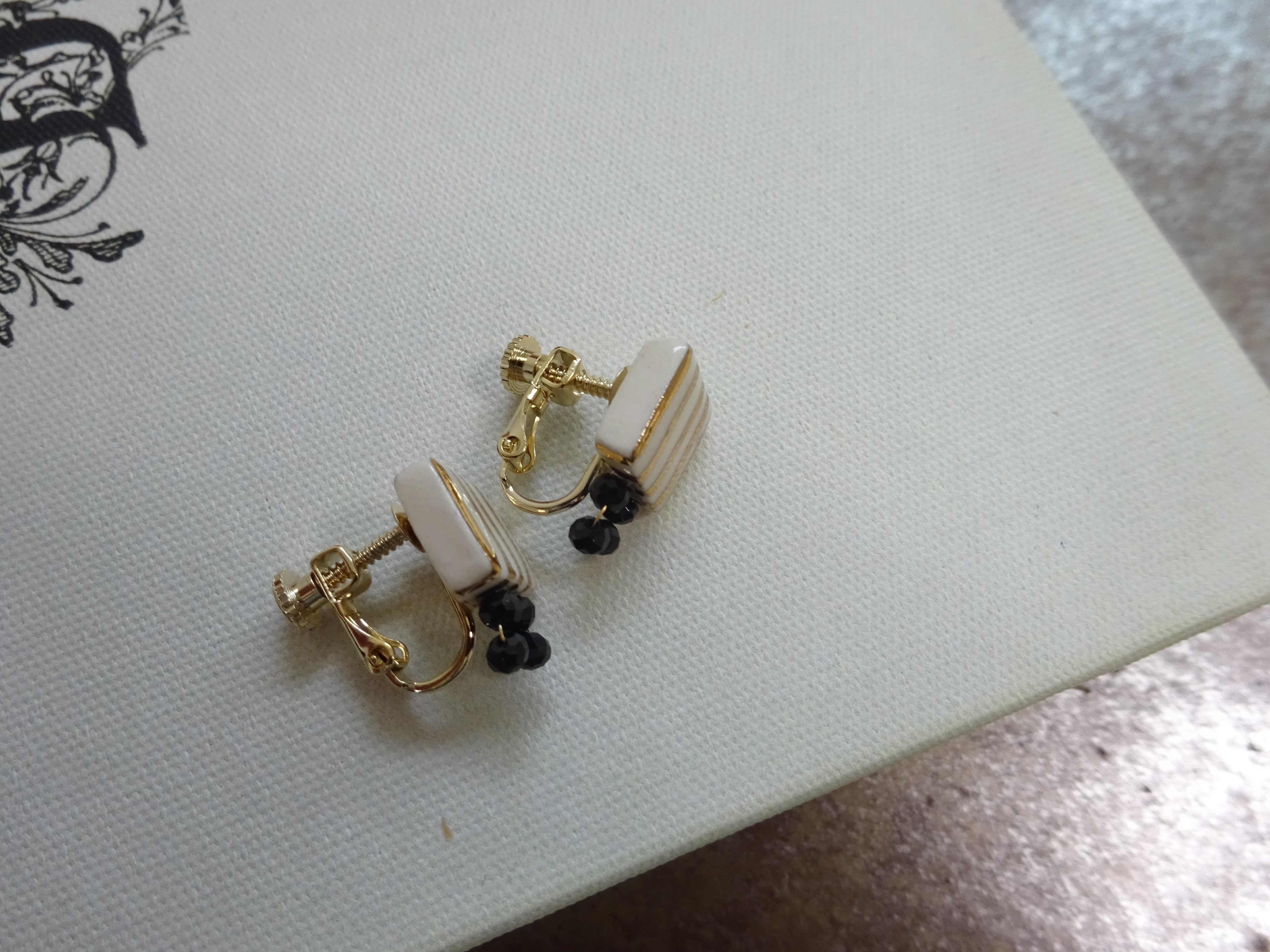 金彩stripeの淡水パール ピアス/イヤリング( spinel) | irodori powered by BASE