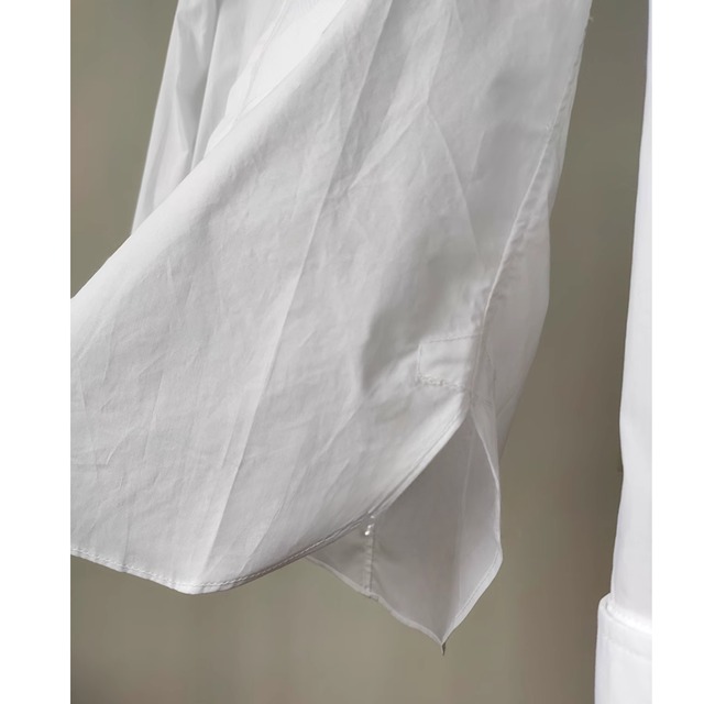 【ワンポイント刺繍ラウンドネックシャツ】P00179