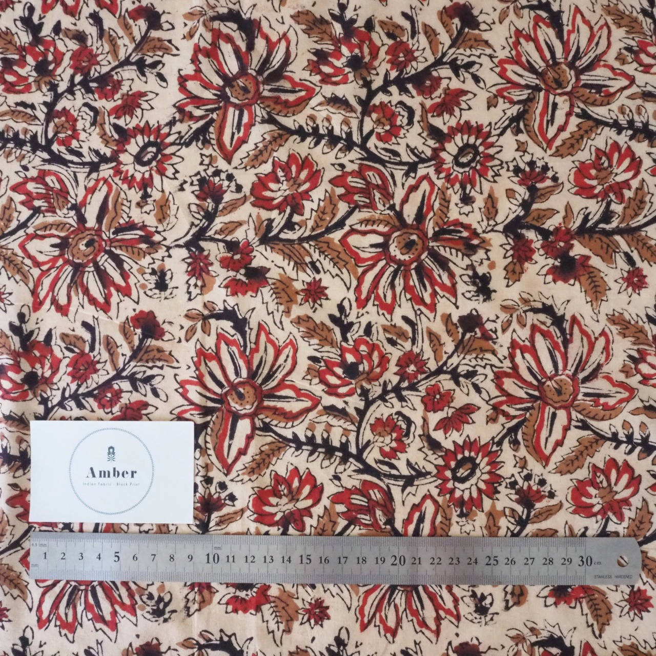 ブロックプリント生地【50cm単位】インド綿 花柄 生成り×赤×黒 #38310-WT1
