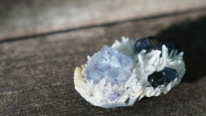 No.09 | Fluorite × Quartz × Sphalerite