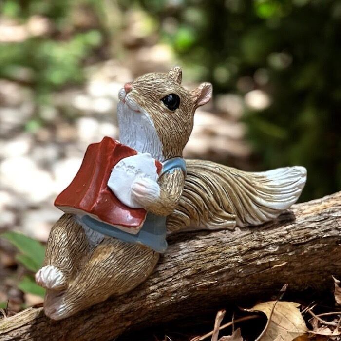 ミニチュアアニマル リス 読書 一休み 小さな動物の世界 置物 オブジェ