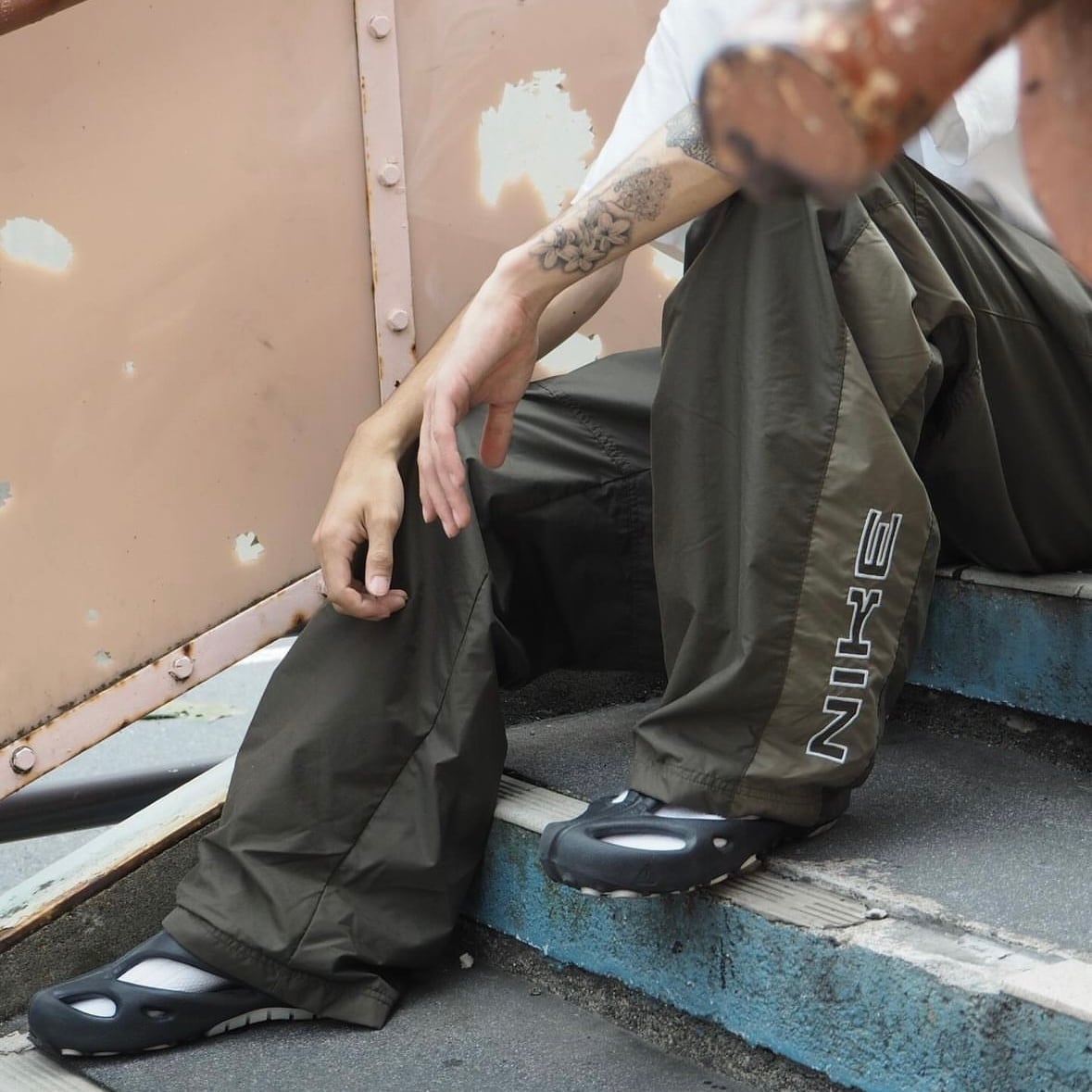 y2k OAKLEY 中綿ナイロンパンツ ドローコード スカル テック系