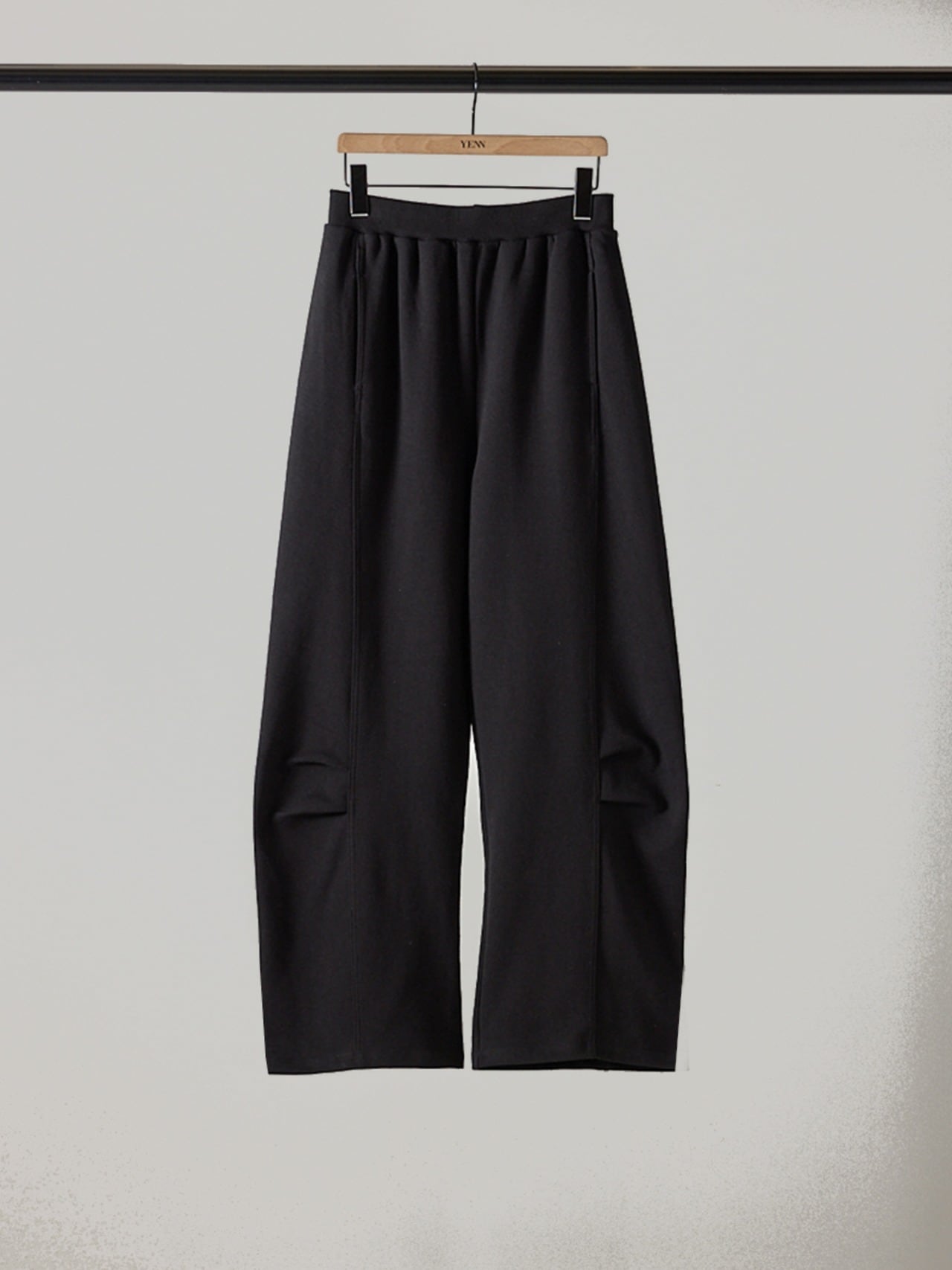 YENN 】 KNEE TUCK SWEAT PT | valance 福井｜レディース