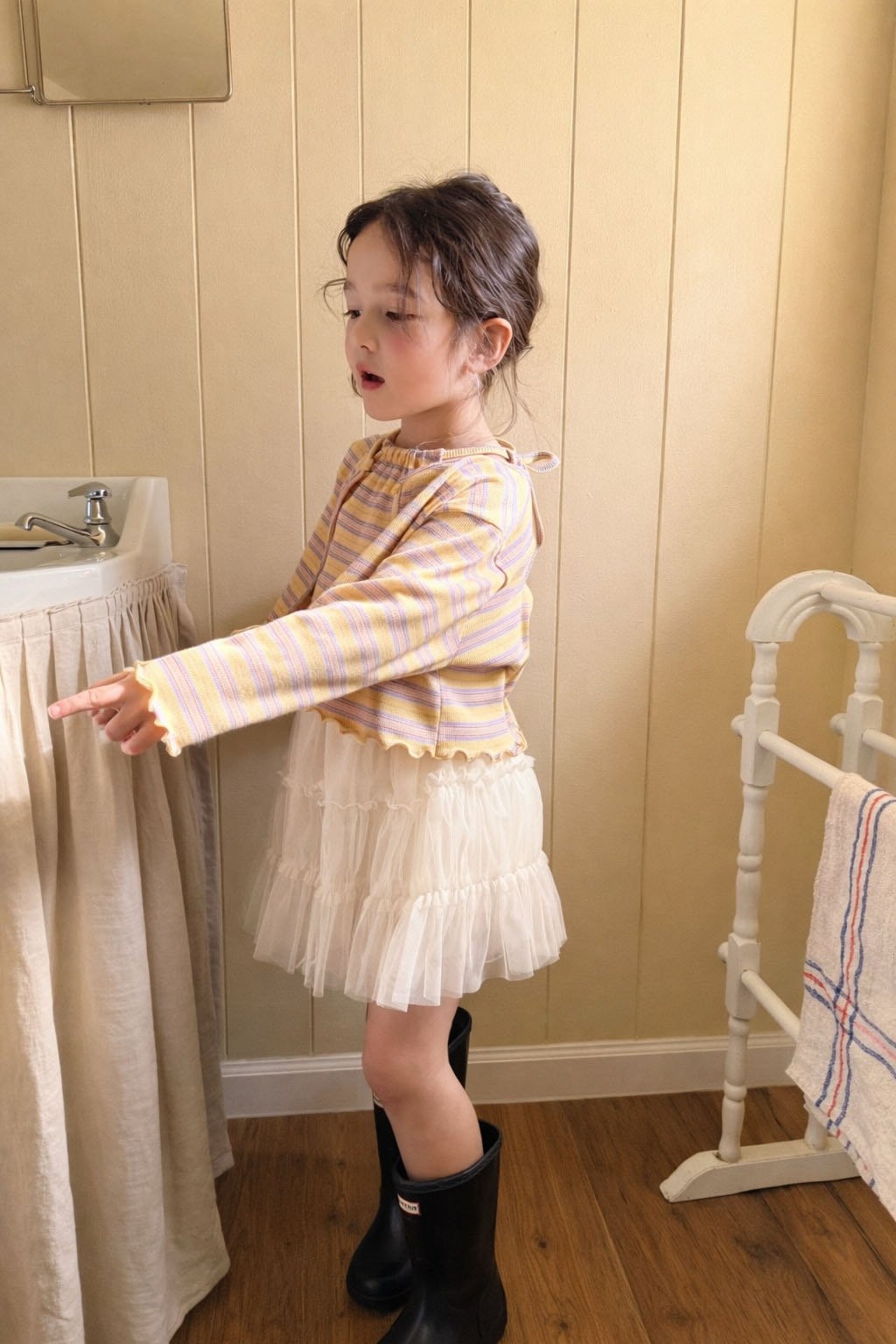 [COMMA] Holter Cardigan (striped) / [콤마] 홀터가디건(단가라)