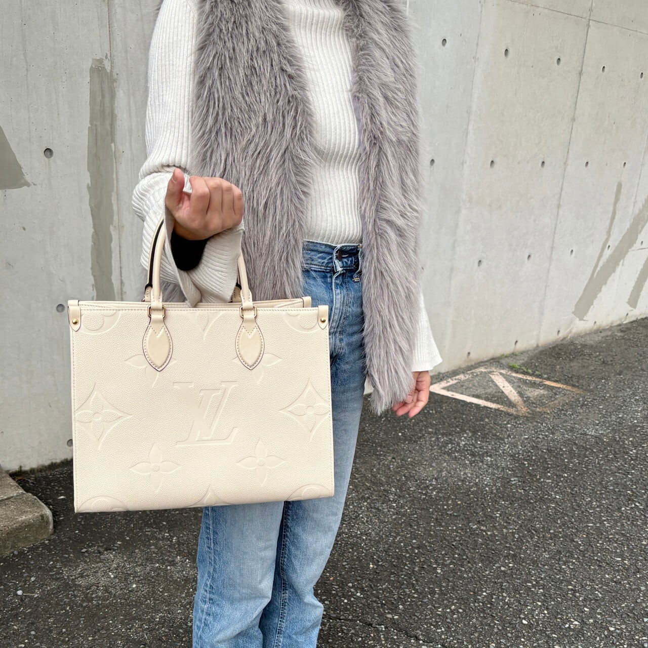 Used LOUIS VUITTON ルイヴィトン オンザゴー MM モノグラム アンプラント レザー クレーム ベージュ トートバッグ レディース 2WAY