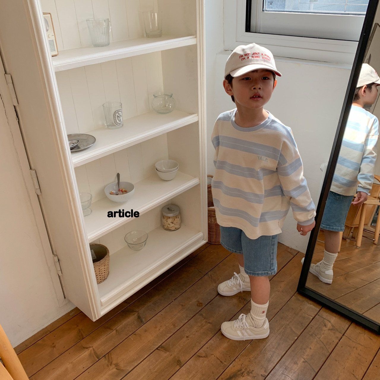 [article] Aile needlepoint sweatshirt / [아티클] 에일자수맨투맨