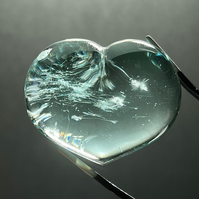 アクア&スノー ぷっくりハートのお守り石 インドネシア産アンダラクリスタル