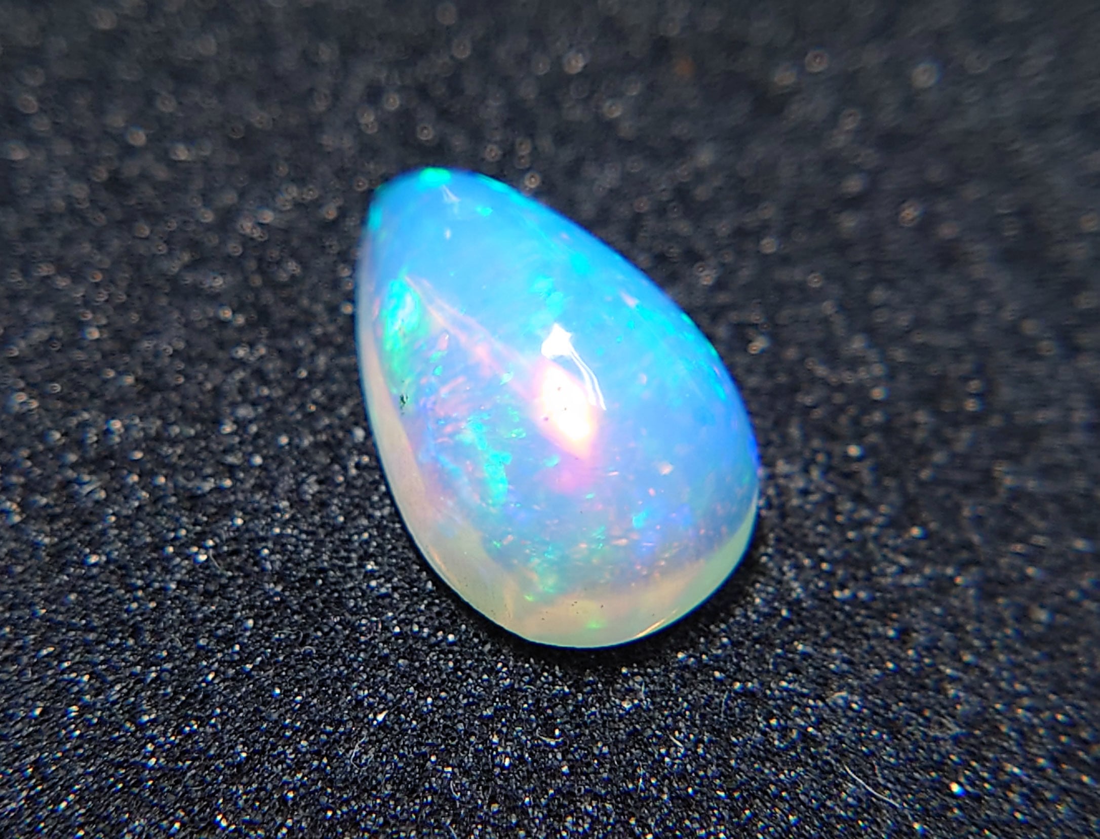 美品！ エチオピアオパール 2.10ct ペアシェイプ カボション ルース 
