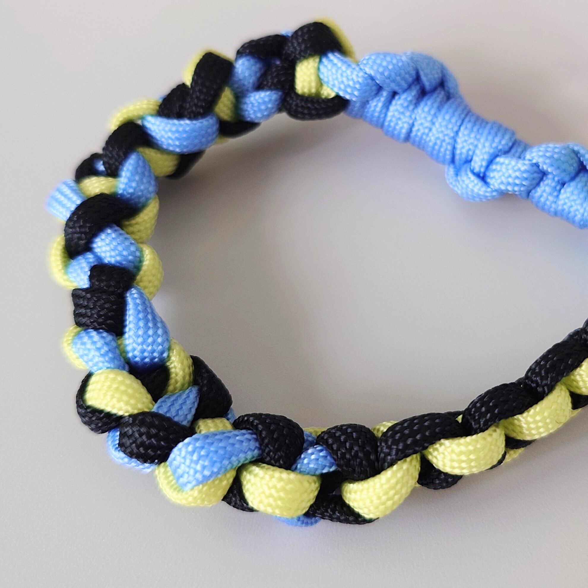 パラコード ショートストラップ(イエローグリーン×タフツブルー