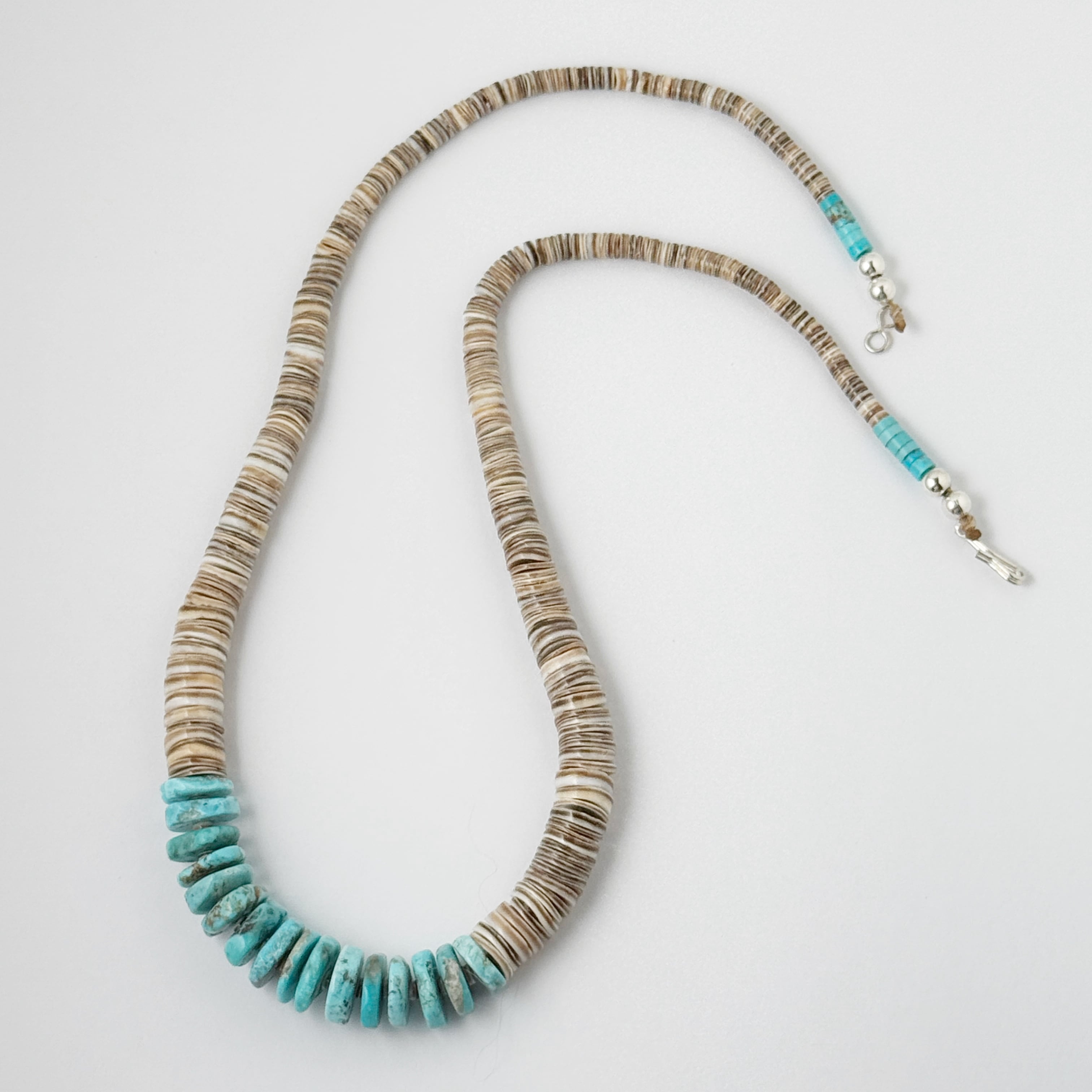 Indian Jewelry》CHERY CRESPIN氏作 ターコイズ and シェル ヒーシー