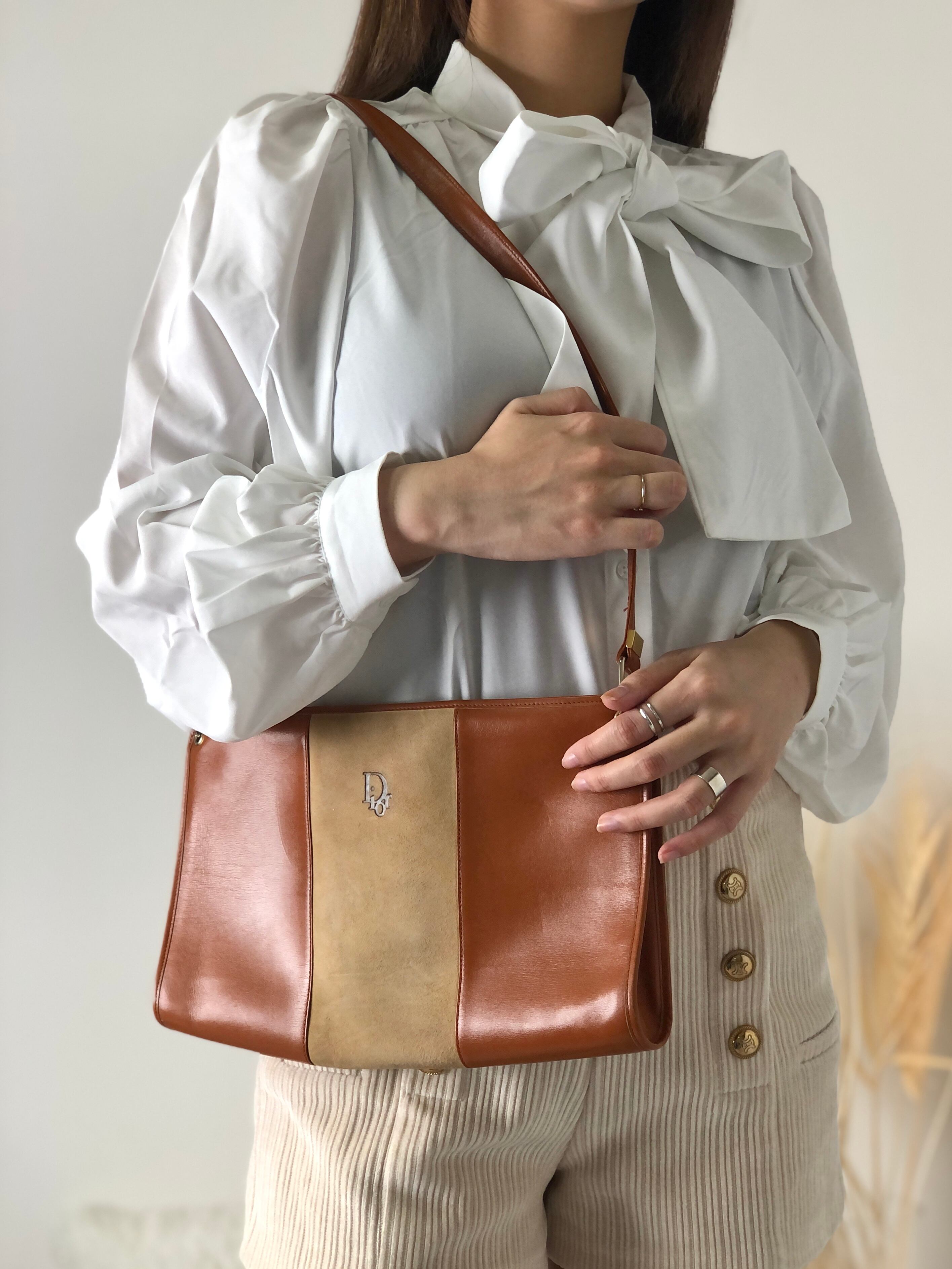 Christian Dior クリスチャン ディオール Diorモチーフ レザー