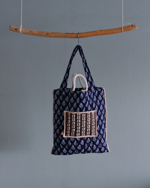 Block quilt tote. [NVY＆BRW]