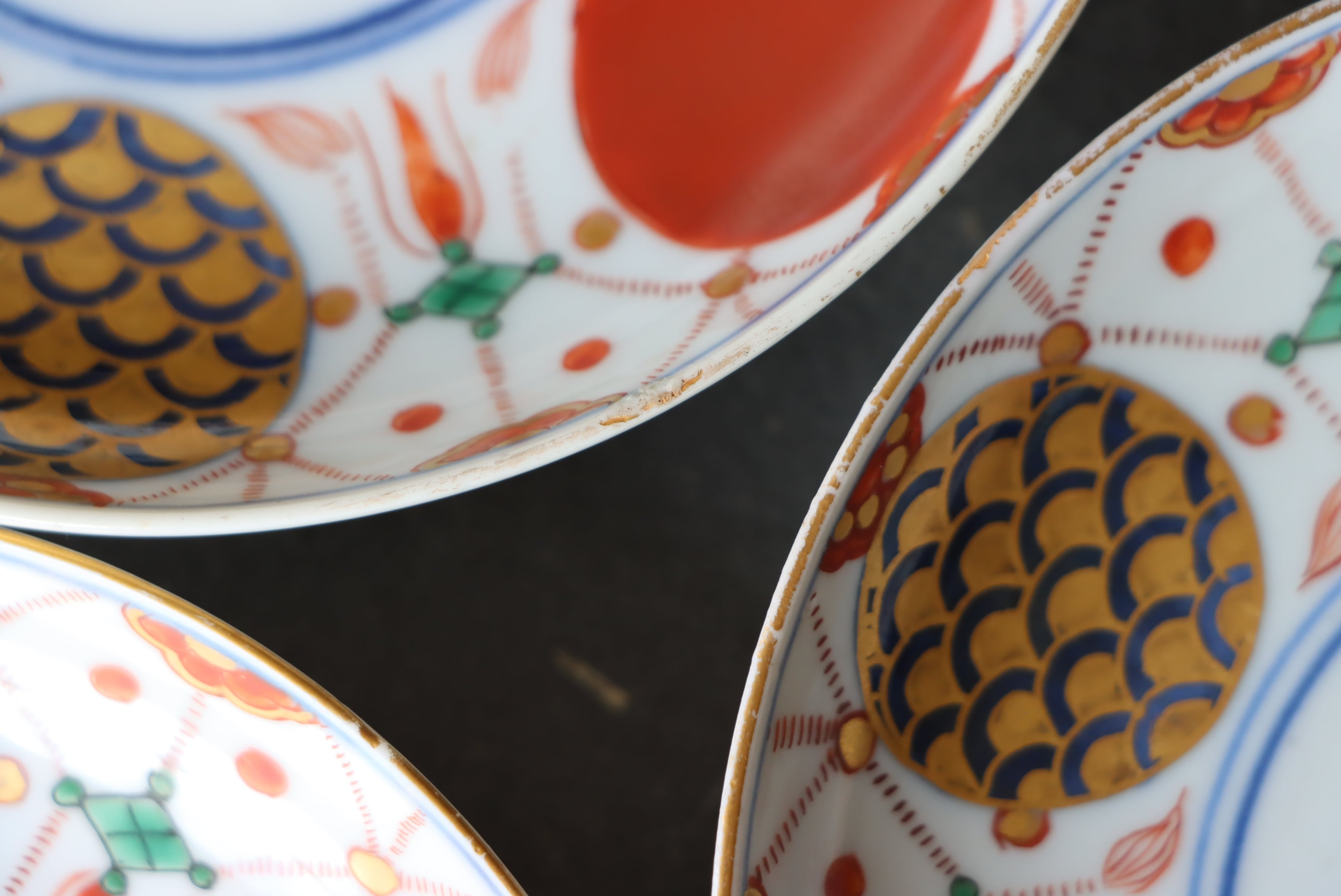 伊万里焼 色絵 赤玉瓔珞文 小皿/Imari small plate | (有)新原美術