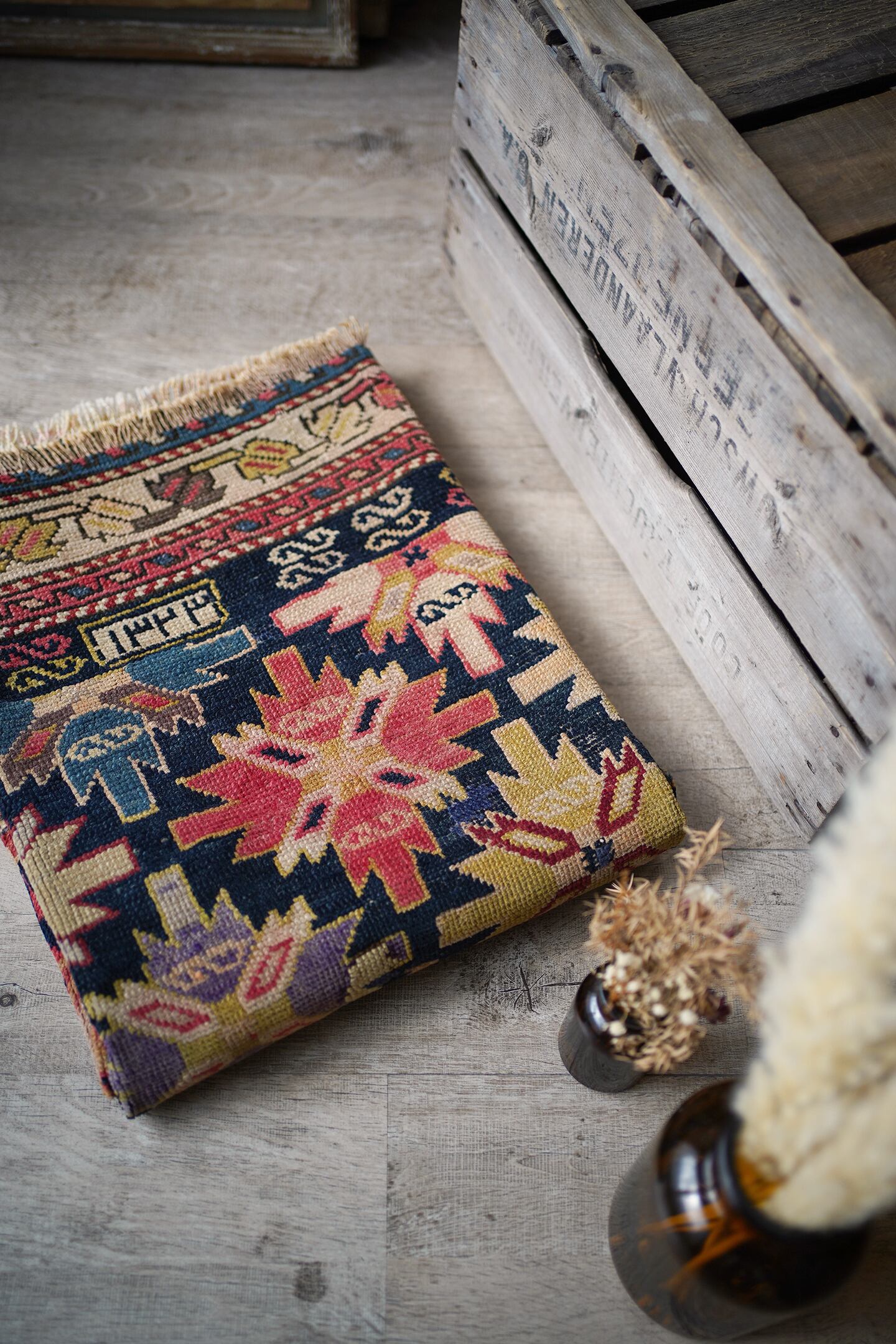 トライバルラグ　ヴィンテージラグ　ペルシャ絨毯　124cm×78cm ペルシャ絨毯/トライバルラグ/ヴィンテージラグなら「ペルシャ展