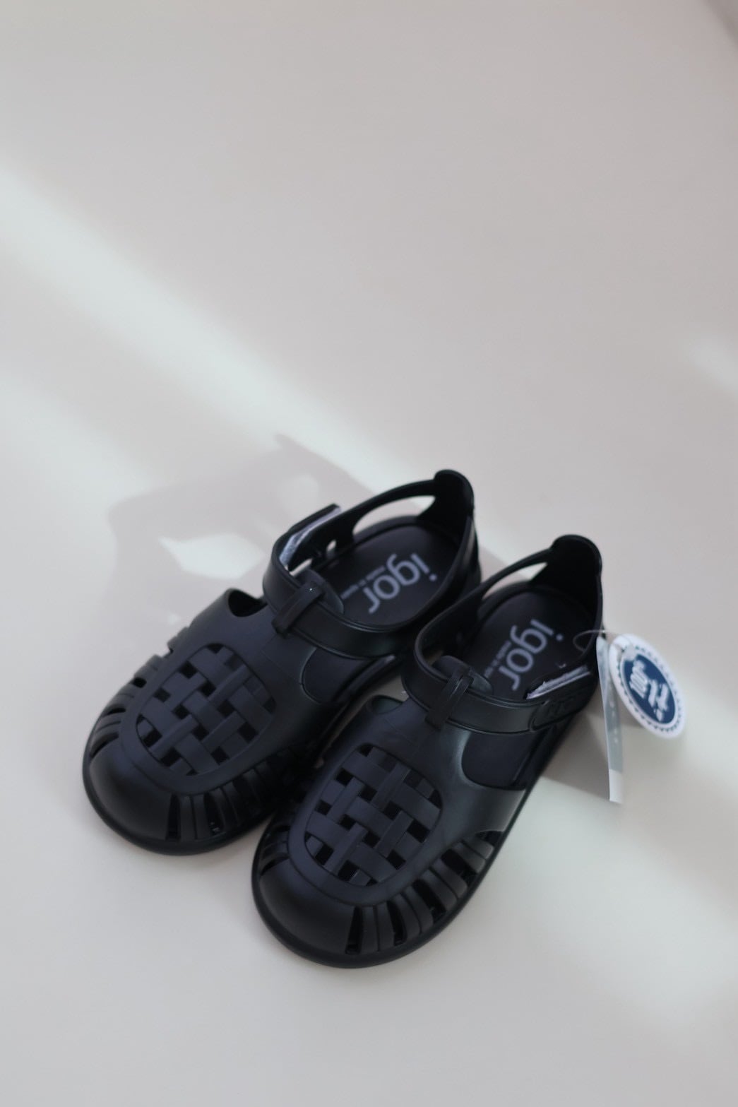 【即納/送料無料】igor / TOBBY SOLID / NEGRO