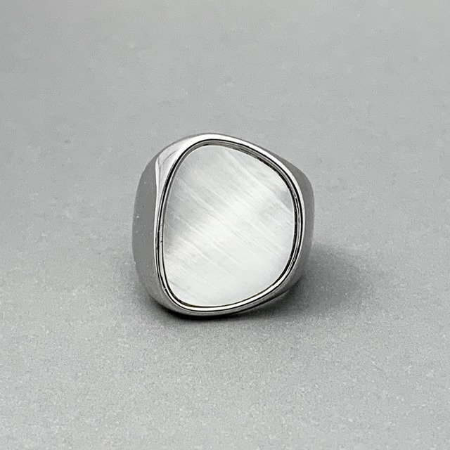 shell signet nuance ring #330