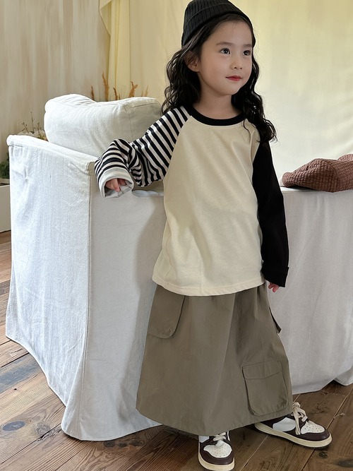 ロンT ビッグシルエット キッズ カットソー ボーダー クルーネック ラグランスリーブ バイカラー 子供 トップス 長袖 Tシャツ ルーズシルエット ゆったり モノトーン ロングスリーブ 男の子 女の子 ユニセックス ゆったり 韓国 韓国子供服 男女兼用 人気 おすすめ かわいい 可愛い おしゃれ プレゼント オシャレ 贈り物 ギフト 90 100 110 120 130 140 1歳 2歳 3歳 4歳 5歳 6歳 7歳 8歳 9歳 10歳 11歳 12歳 13歳