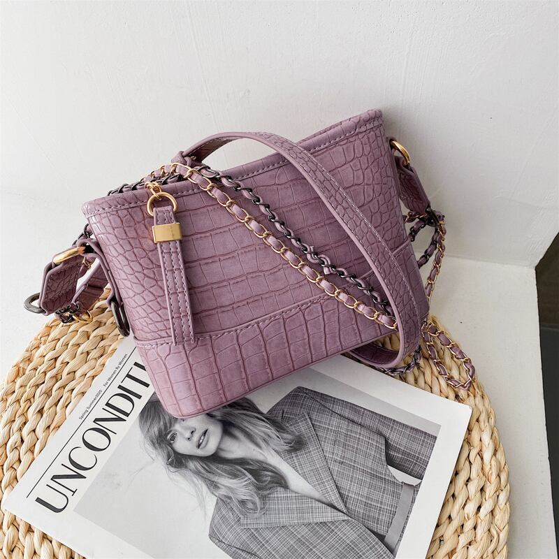 フレンチニッチバッグ女性バッグ2020新しいトレンディなファッションチェーンメッセンジャーバッグネットレッドワイルドシングルショルダーストレーバッグ Tiancai_Wing_Bag5201036