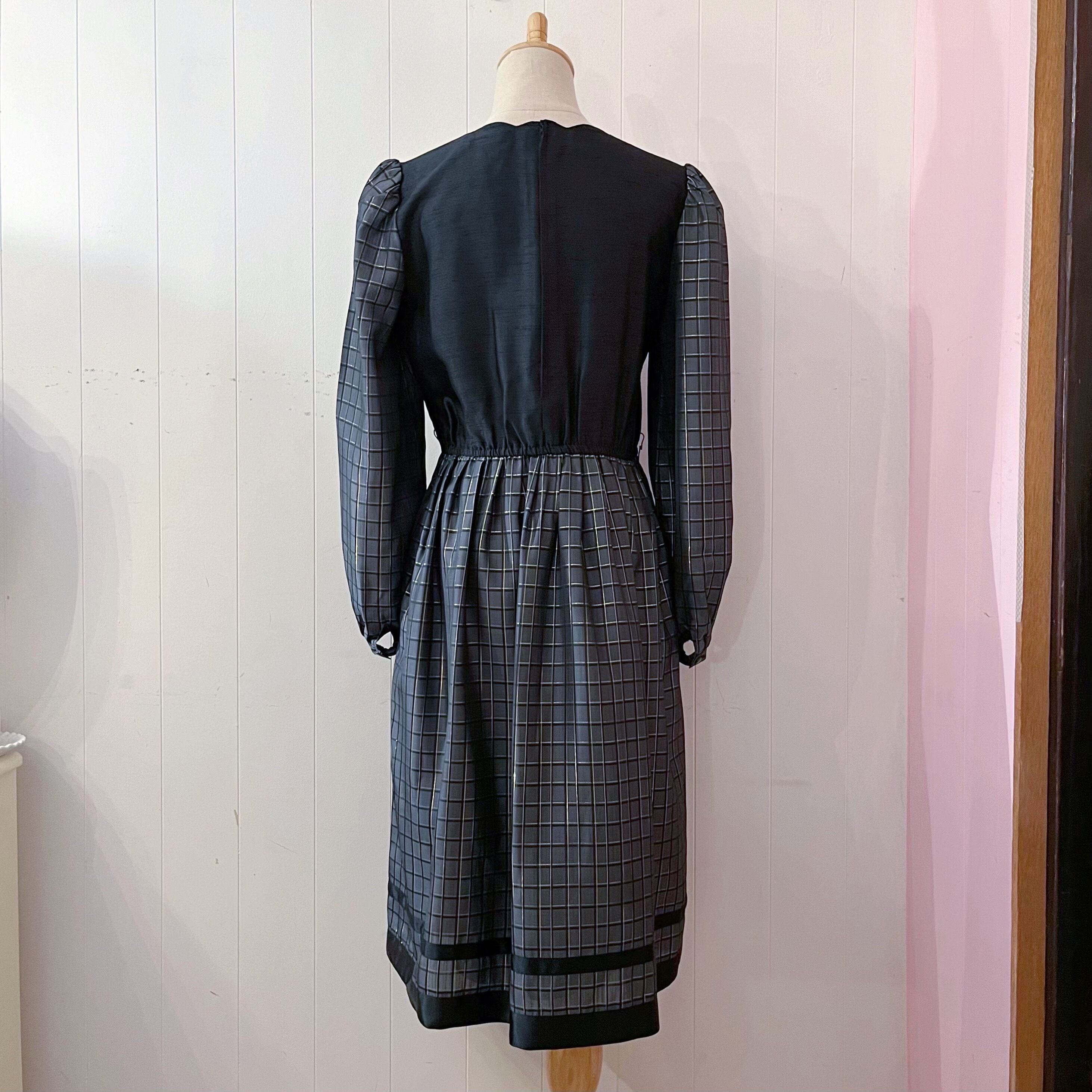 scallop gray lame check one-piece