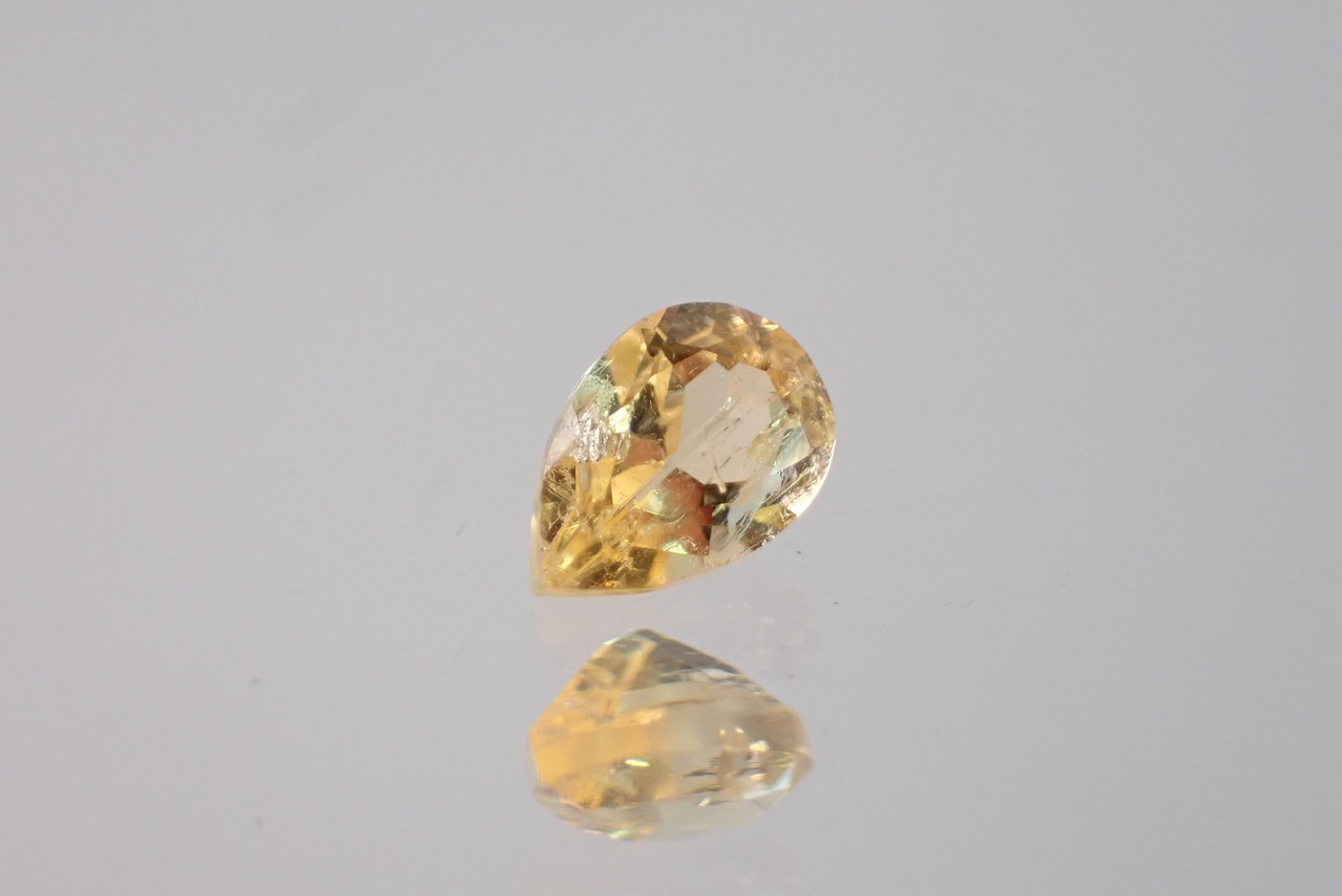 インペリアルトパーズ　0.53ct　 [D9-10]