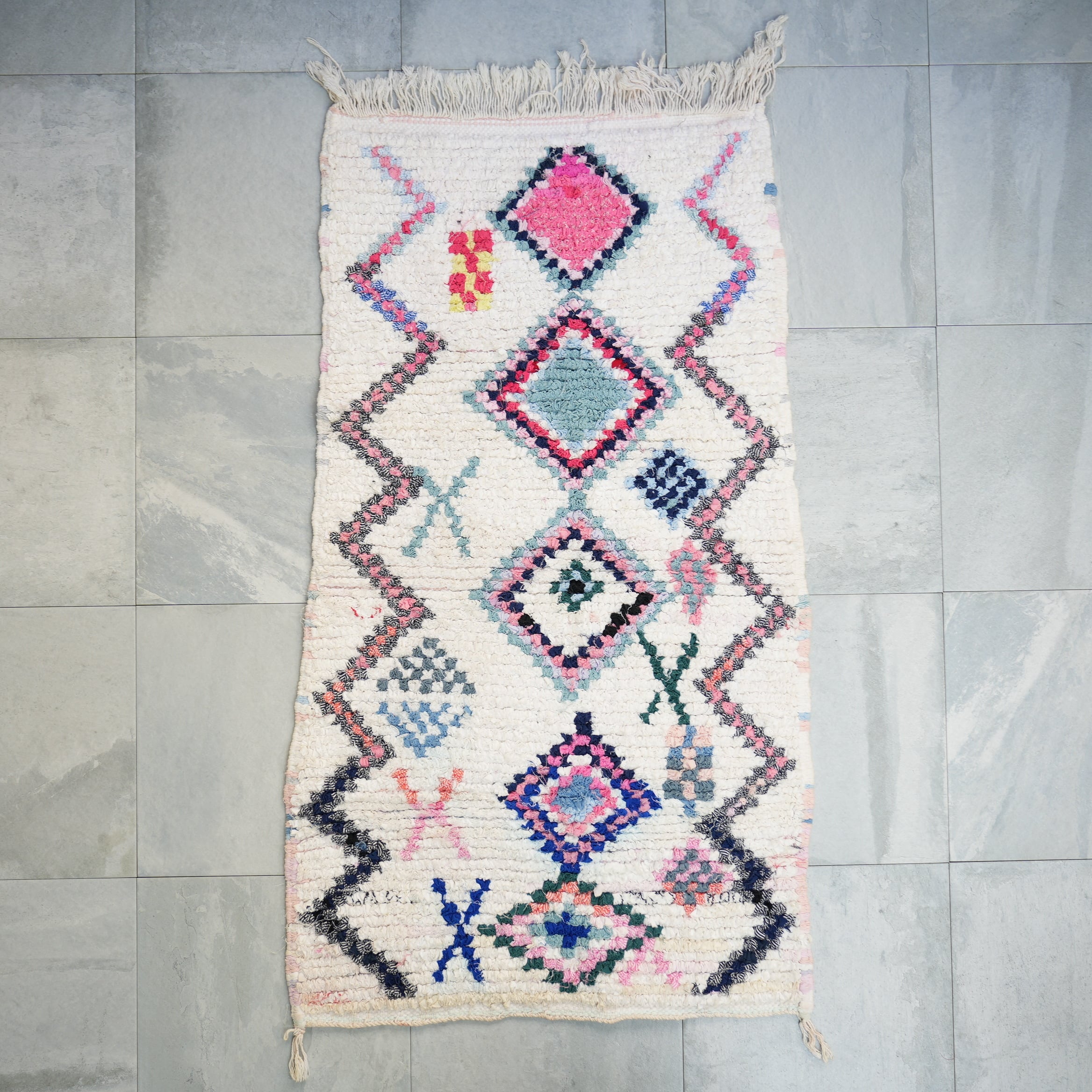 最終値下げ】ボシャルウィットラグ(マルチ三角柄) 【公式通販】