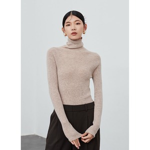 Seamless Turtle Neck Knit