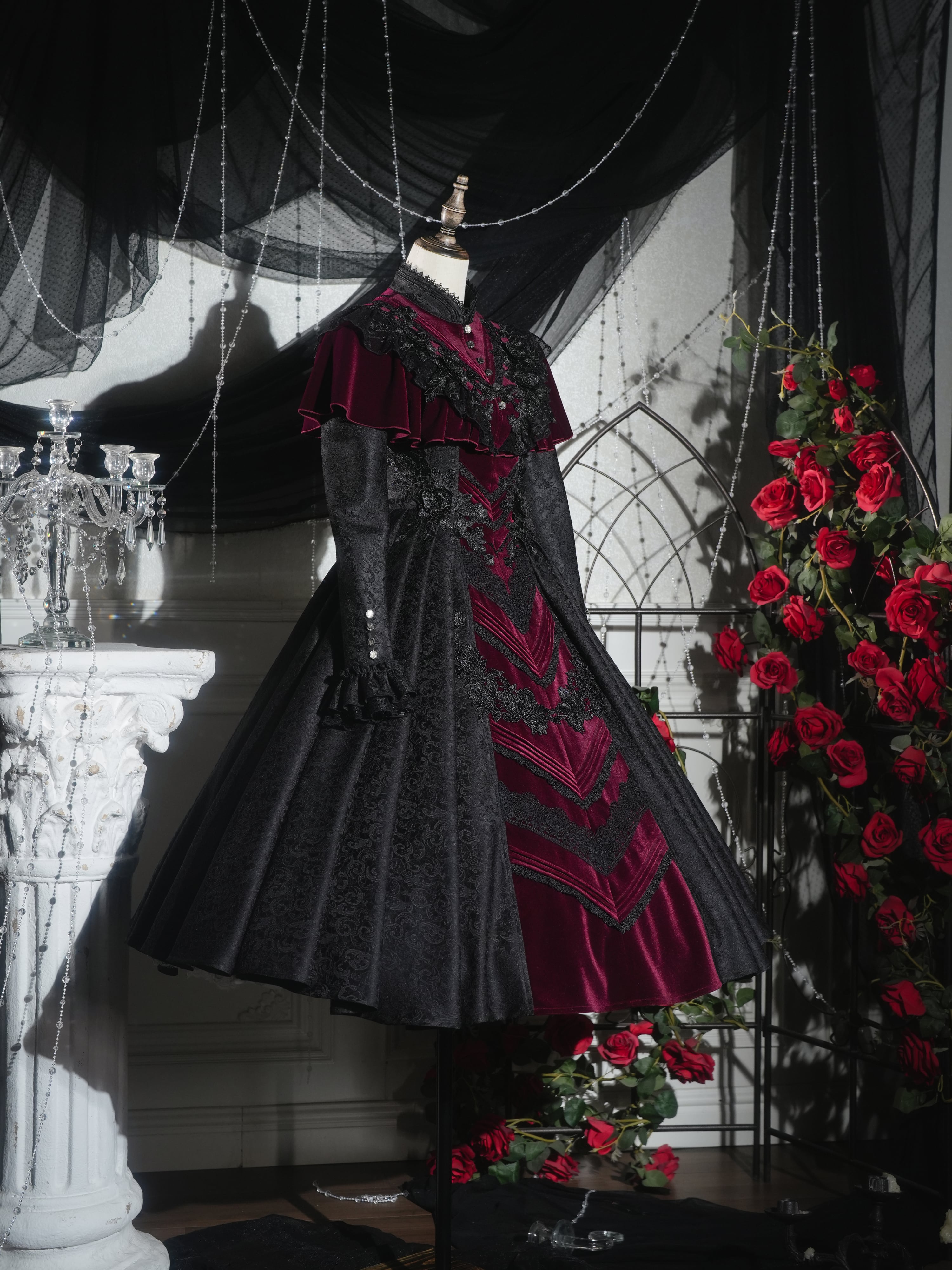 クリスマス月セール！赤いロングドレス ショールのセット　ドレスブラック Fashion Show】紅月の目醒め ロングドレス | HoshibakoWorks