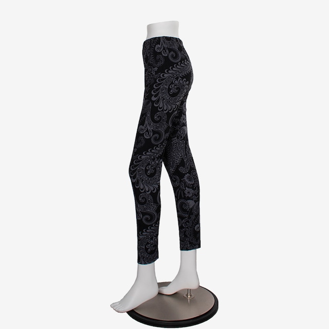 レギンス　ブラックペイズリー１　Leggings Black Paisley1