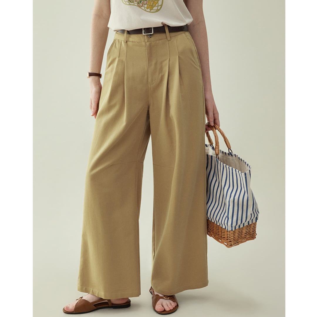 tucked wide leg straight pants