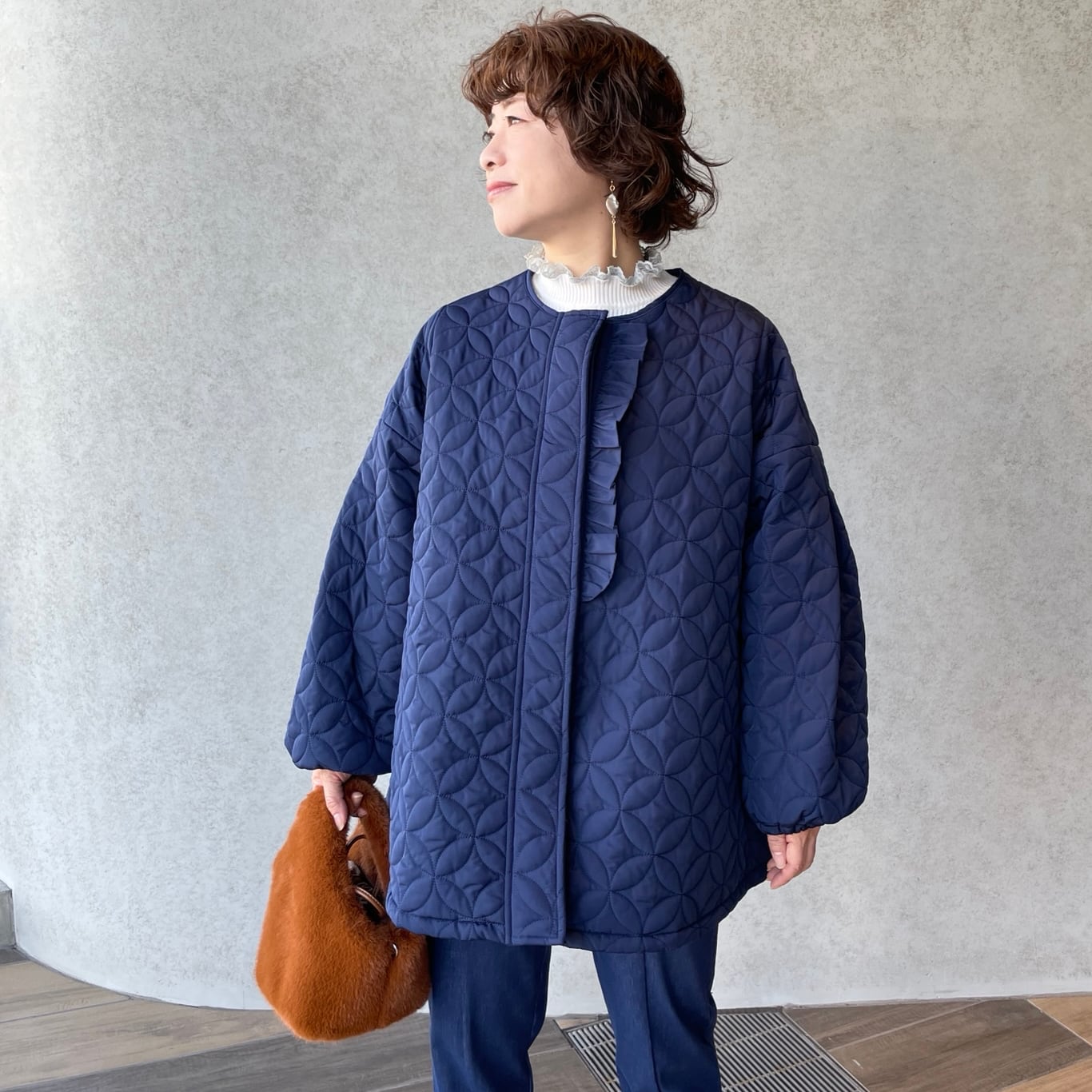 美品【keep my closet】ダンボールニット袖フレアコート　 黒 パールデザインダンボールニットフレアコート「K1290」