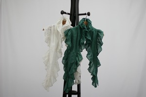 【BUNON】 COTTON SILK RUFFLE STOLE    off white / green