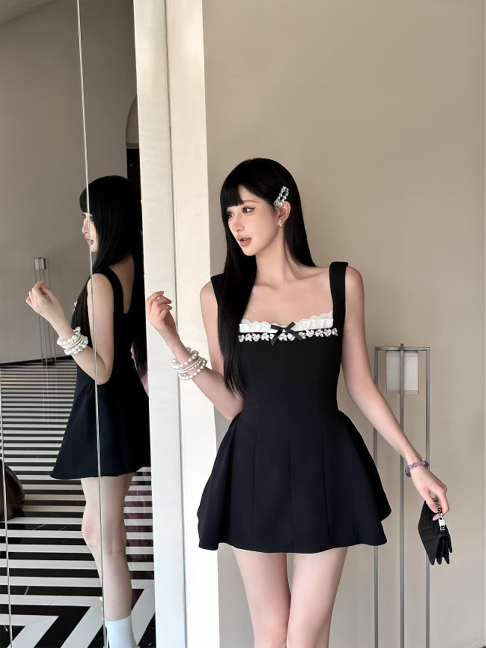 きれいめ大人可愛い｜ビジューモチーフリボンスクエアネック