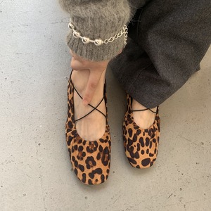 アッパークロスストラップパンプス　MR0229