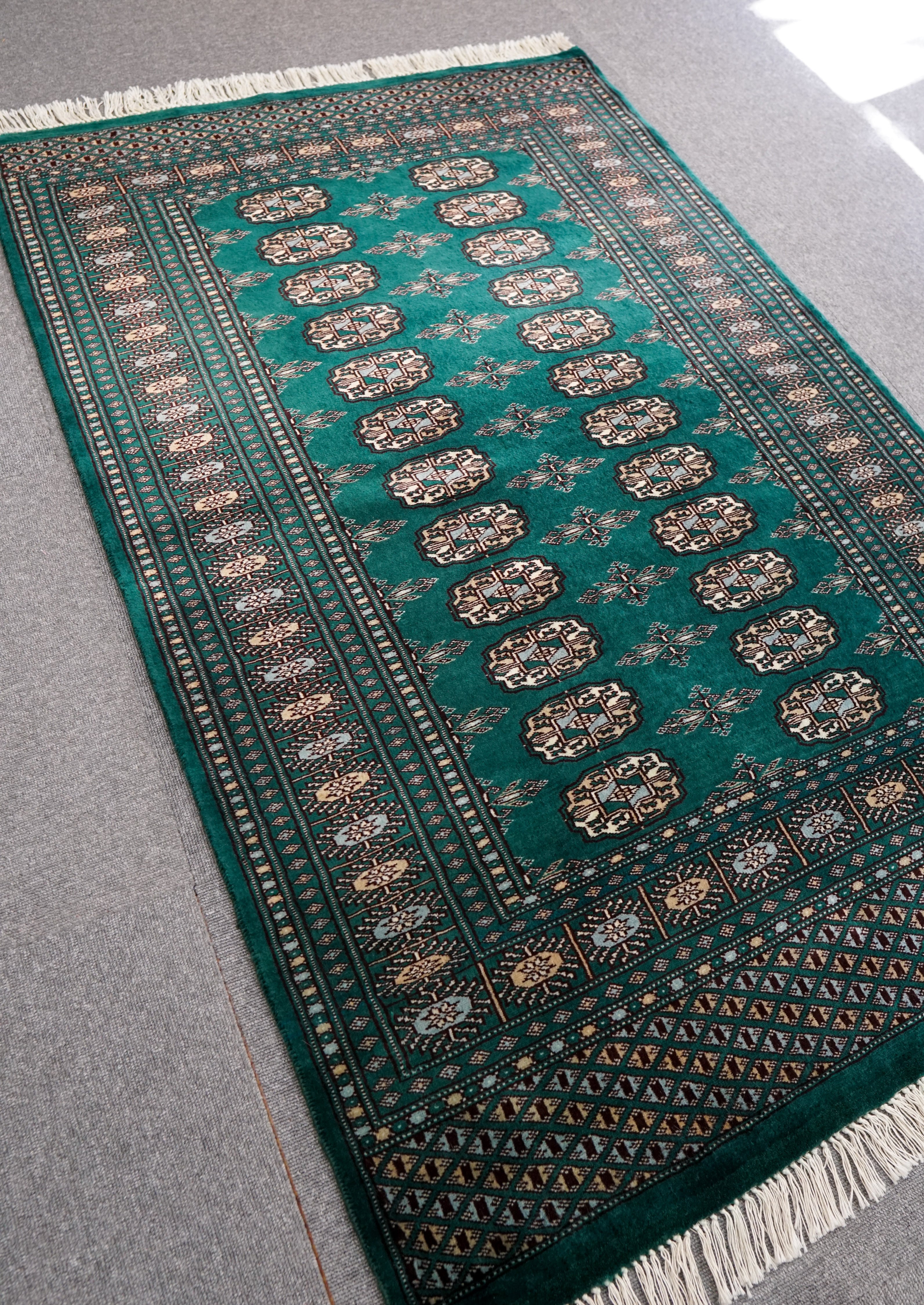 150×96cm【パキスタン手織り絨毯】 Decorworks