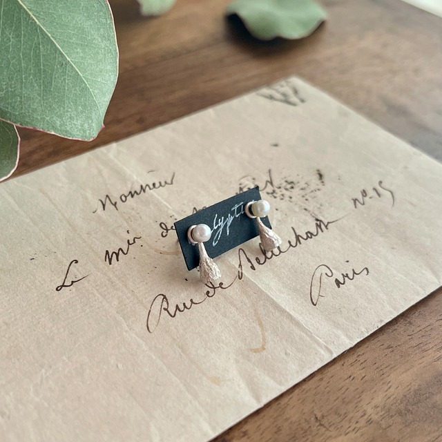 Eucalyptus ユーカリグロボラス一粒パールピアス（silver）/ YUKIKO MATSUI