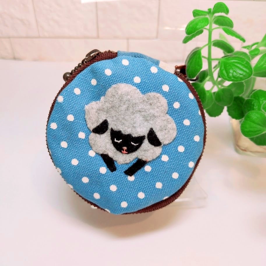 NEW】缶詰ポーチ 眠る羊さん | バッグ店「ashの森へようこそ」 “くすっ