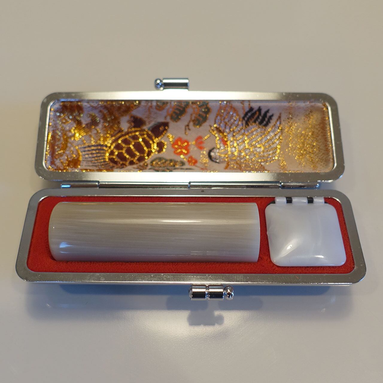 実印：牛角（白）18ミリ丸