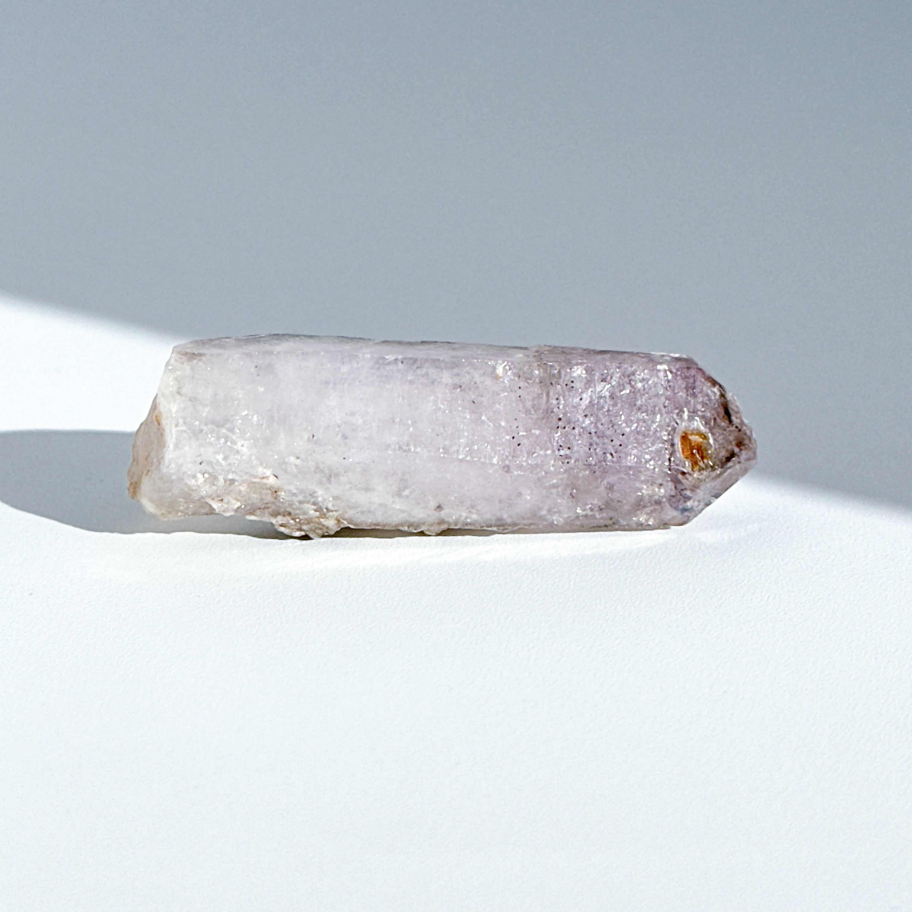 レピドクロサイト入り◇ジンバブエ産シャンガーンアメジスト83